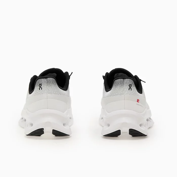 On running Cloudtilt- White/Black