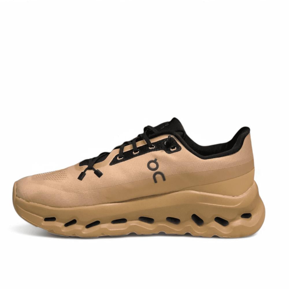 On Running Cloudnova Sand / Black