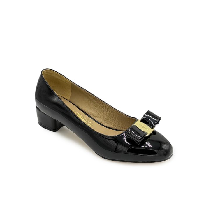 Ferragamo Vara Pump in Black