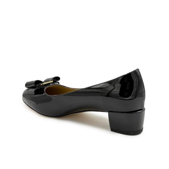 Ferragamo Vara Pump in Black