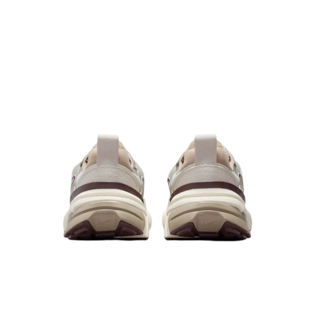 Zoom Vomero 5- White/Beige