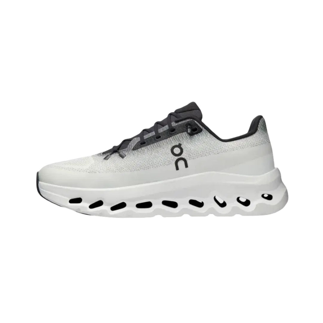 On running Cloudtilt- White/Black