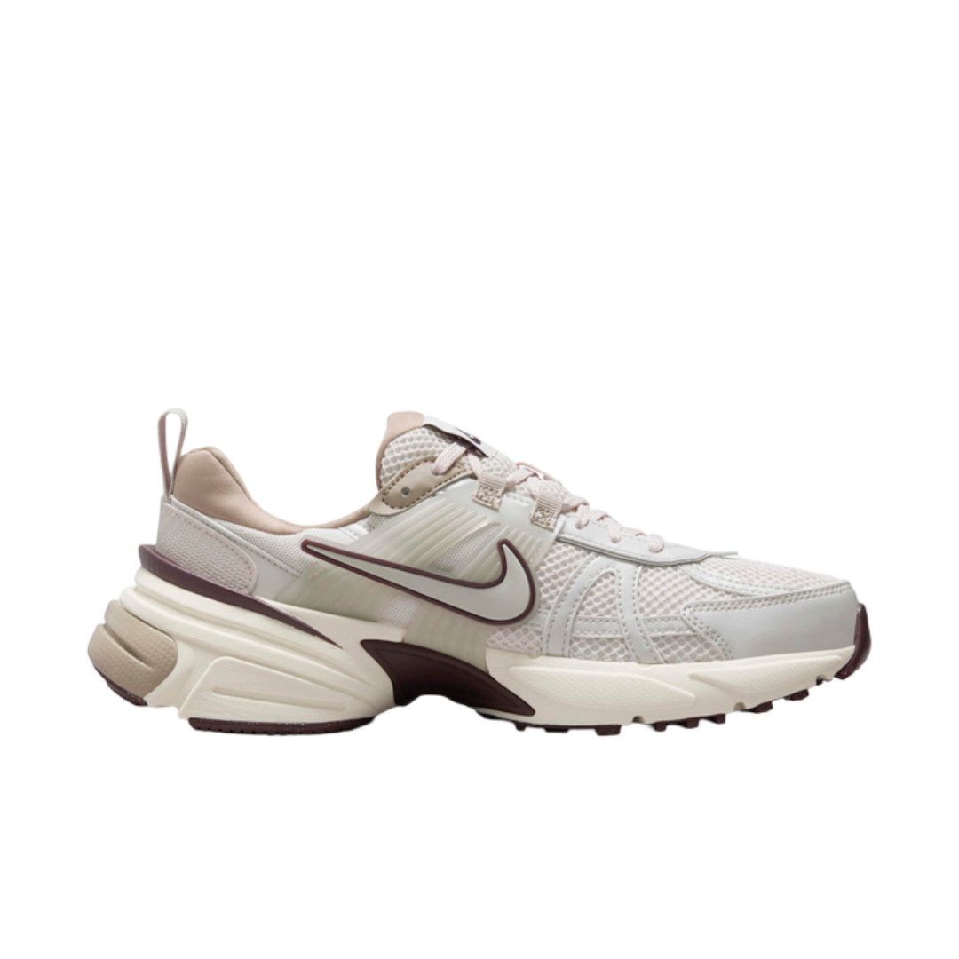 Zoom Vomero 5- White/Beige